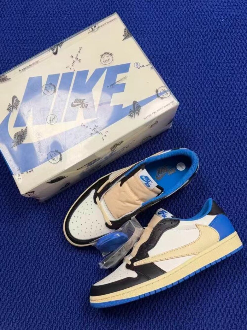 Jordan 1 Retro Low OG SP Fragment x Travis Scott
